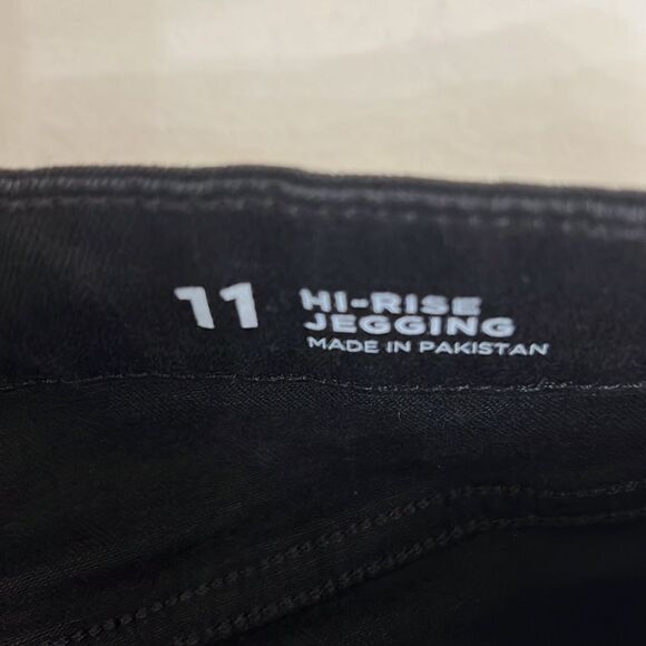 Arizona Jean Co Jegging Size 11 Black Distressed Hi Rise Slimmest Fit Stretchy - Picture 8 of 9